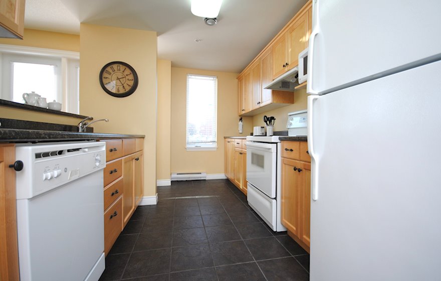 15 Kitchen Fully Equipped Furnished Apartment, Assomption Boulevard Moncton NB