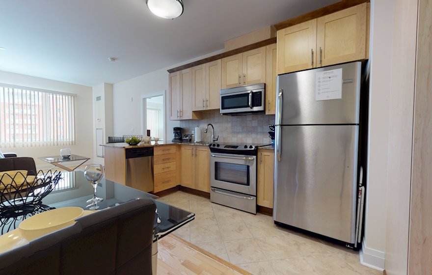 708 Kitchen Fully Equipped Five Appliances Kanata