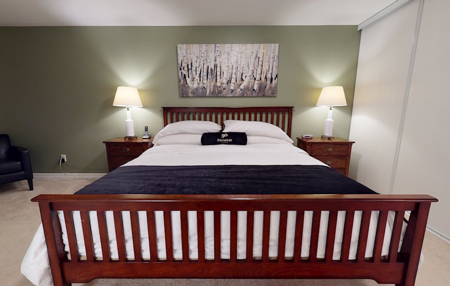 Principal Bedroom Queen Mattress Fully Furnished Apartment Suite Ottawa