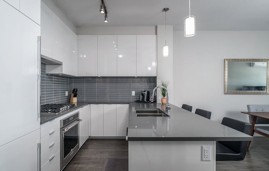 Kitchen Fully Equipped Five Appliances Stainless Steel Fully Furnished Condo Suite Richmond