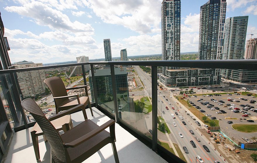 Balcony View - Gym Fitness Room Common Area Free Access Mississauga