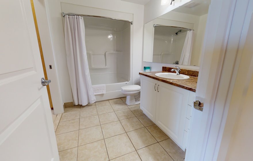 607 Bathroom Soaker Tub Fully Furnished Apartment Suite Kanata