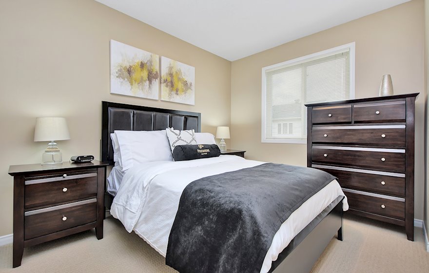 243 Arrira - Second Bedroom Queen Mattress Fully Furnished Apartment Suite Kanata