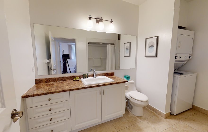 PH12 Bathroom Soaker Tub Fully Furnished Apartment Suite Kanata