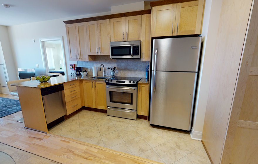 908 Kitchen Fully Equipped Five Appliances Stainless Steel Kanata
