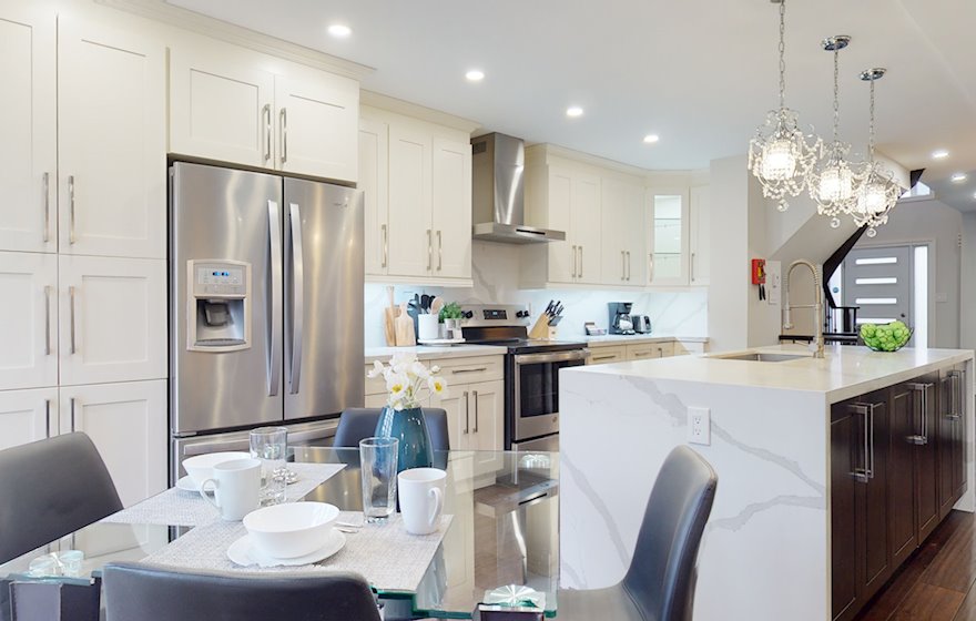 Kitchen Fully Equipped Five Appliances Stainless Steel Oakville
