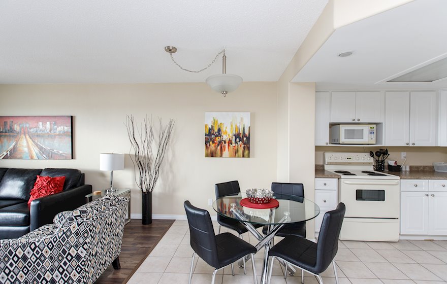 Hallmark Place - Dining Area
