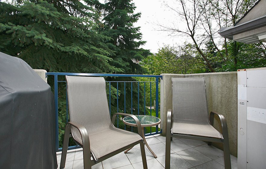 Balcony / In Suite Laundry Furnished Apartment Suite North Yok