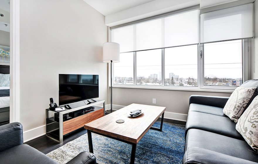 413 Living Room Free WiFi Fully Furnished Apartment Suite Ottawa