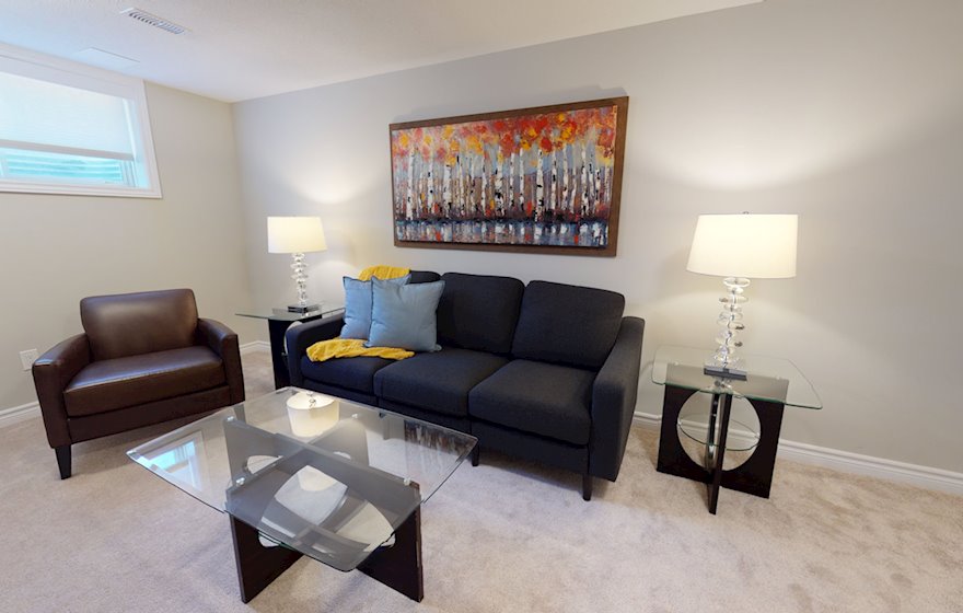 Family Room Free WiFi Fully Furnished Apartment Suite Barhaven