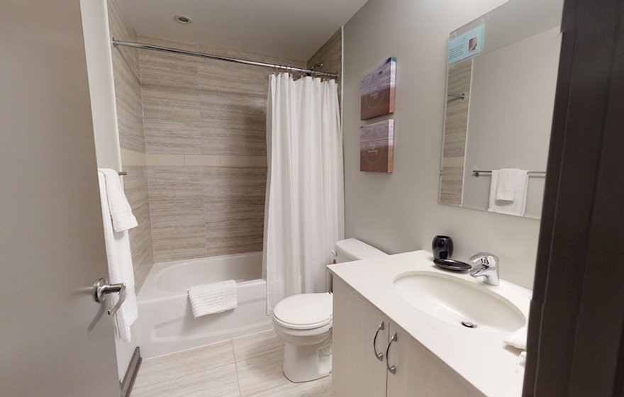 1106 Principal Bathroom Soaker Tub Fully Furnished Apartment Suite Ottawa