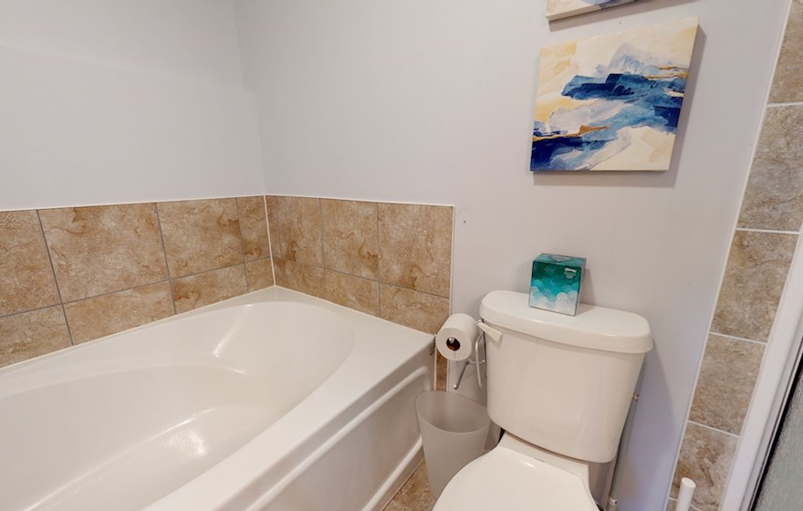 161 Principal Bathroom Walk In Shower Fully Furnished Apartment Suite Kanata