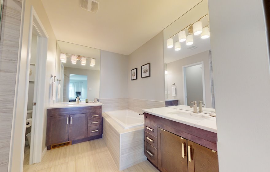 Principal Bathroom Soaker Tub Fully Furnished Apartment Suite Kanata