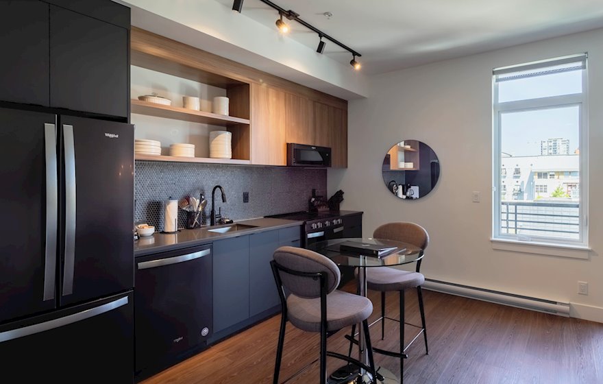 Ironworks 406 furnished kitchen
