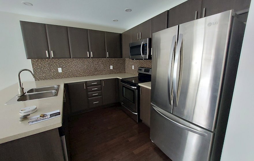 Kitchen Fully Equipped Five Appliances BArrhaven