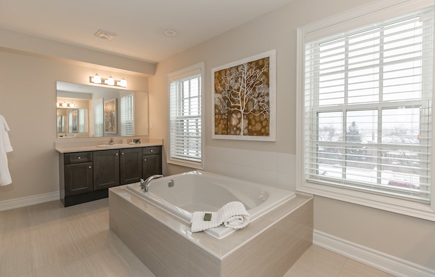 Premiere Suites Furnished Apartments Vaughn Toronto Townhouse Bathroom