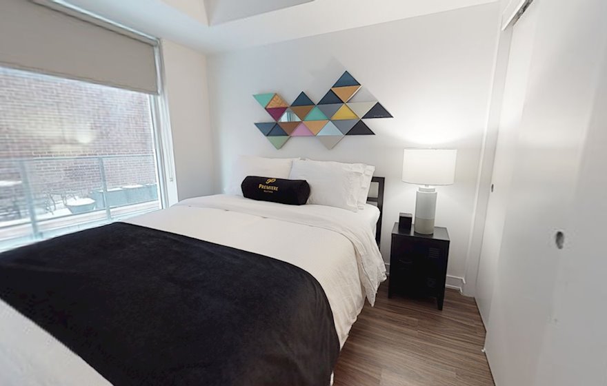 209 Second Bedroom Queen Mattress Fully Furnished Apartment Suite Ottawa