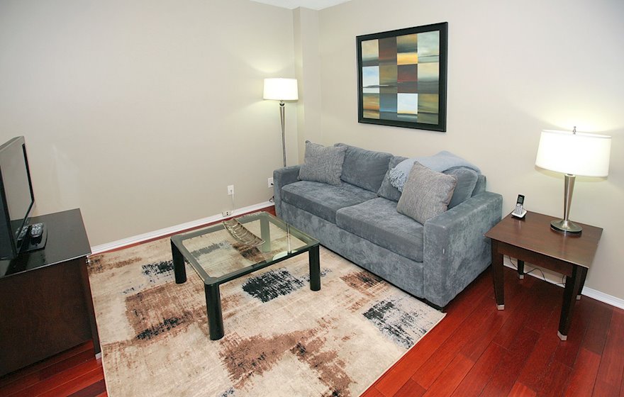 Family Room Free WiFi Fully Furnished Apartment Suite Markham