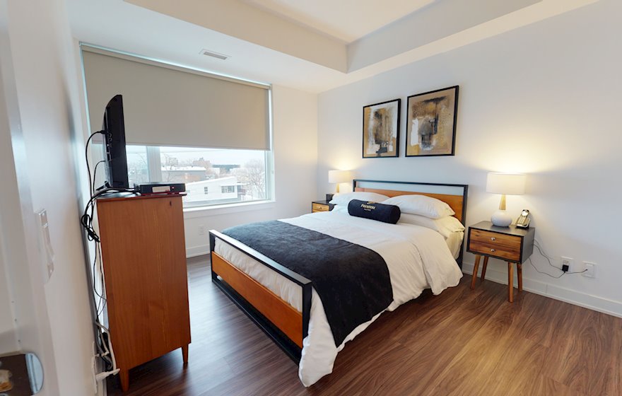 404 Principal Bedroom Queen Mattress Fully Furnished Apartment Suite Ottawa