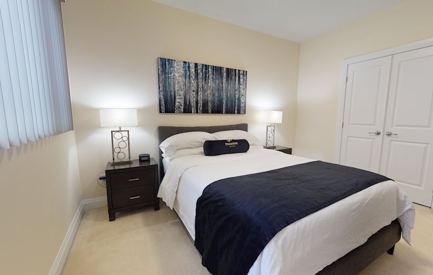 612 Principal Bedroom Queen Mattress Fully Furnished Apartment Suite Kanata
