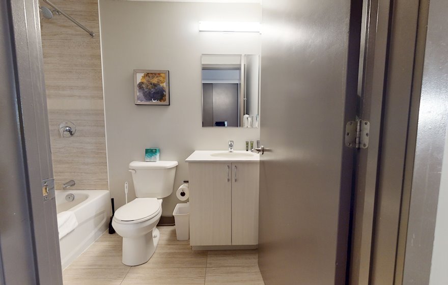 705 Principal Bathroom Soaker Tub Fully Furnished Apartment Suite Ottawa