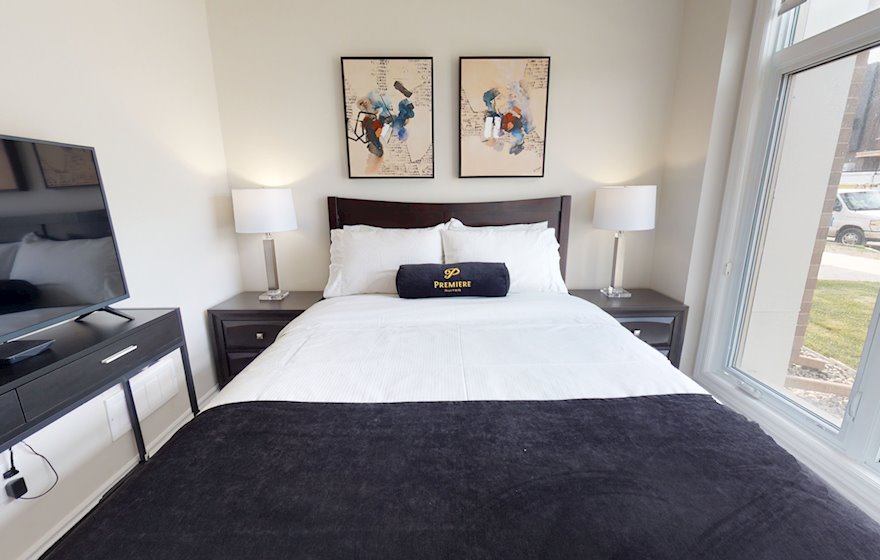 797 Mikinak Second Bedroom Queen Mattress Fully Furnished Apartment Suite Ottawa