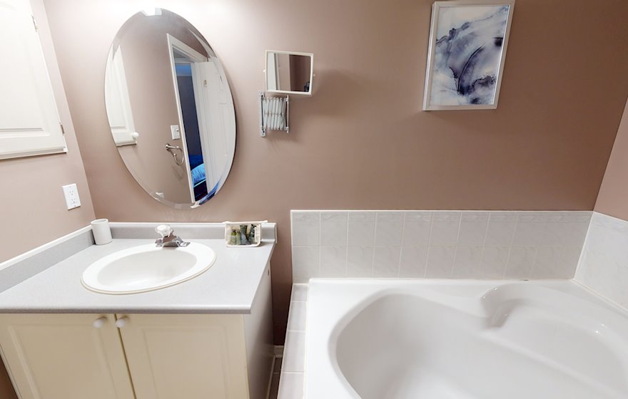 Main Bathroom 3 Piece Fully Furnished Apartment Suite Orleans
