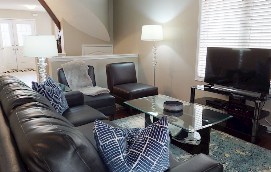 Living Room Free WiFi Fully Furnished Apartment Suite Brampton