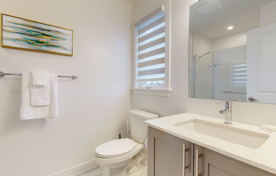 Principal Bathroom Walk In Shower Fully Furnished Apartment Suite Barrhaven, Ottawa