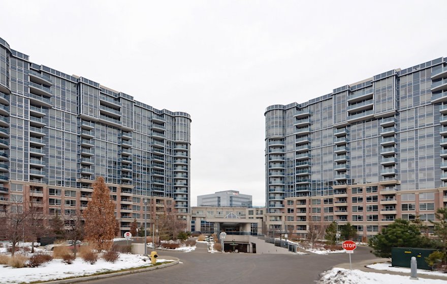 Exterior Fully Furnished Apartment Suite Markham