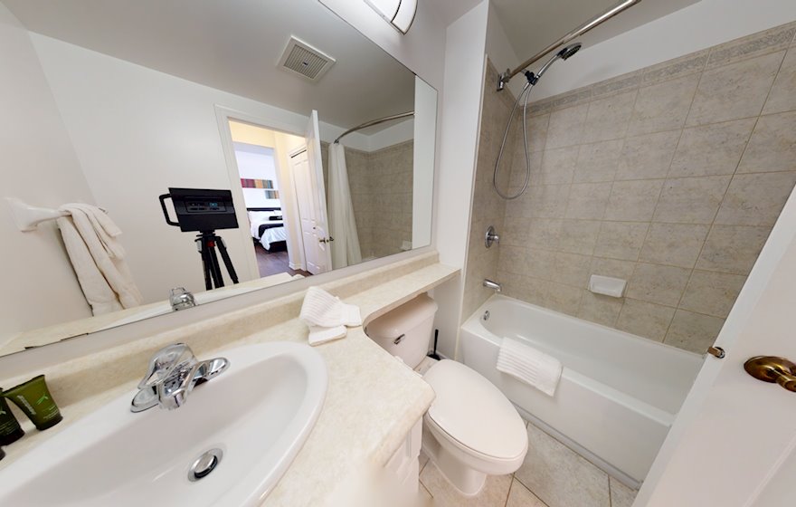 1015 Master Bathroom Soaker Tub Fully Furnished Apartment Suite Ottawa