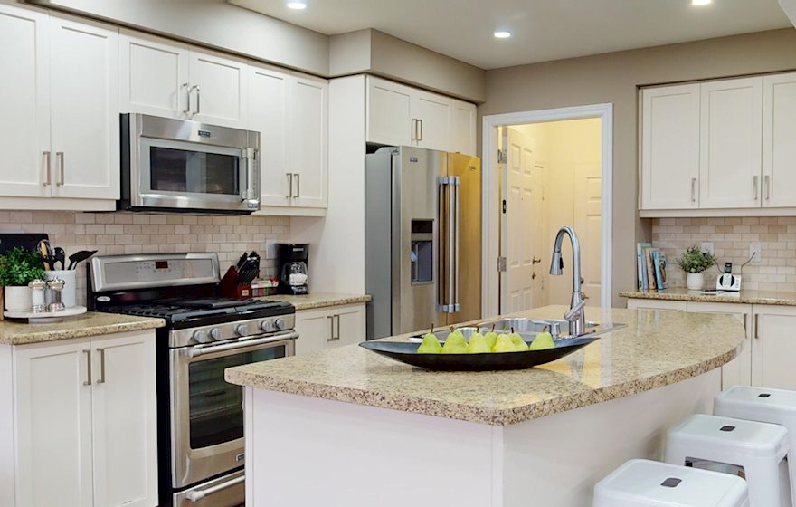 Kitchen Fully Equipped Five Appliances Stainless Steel Brampton