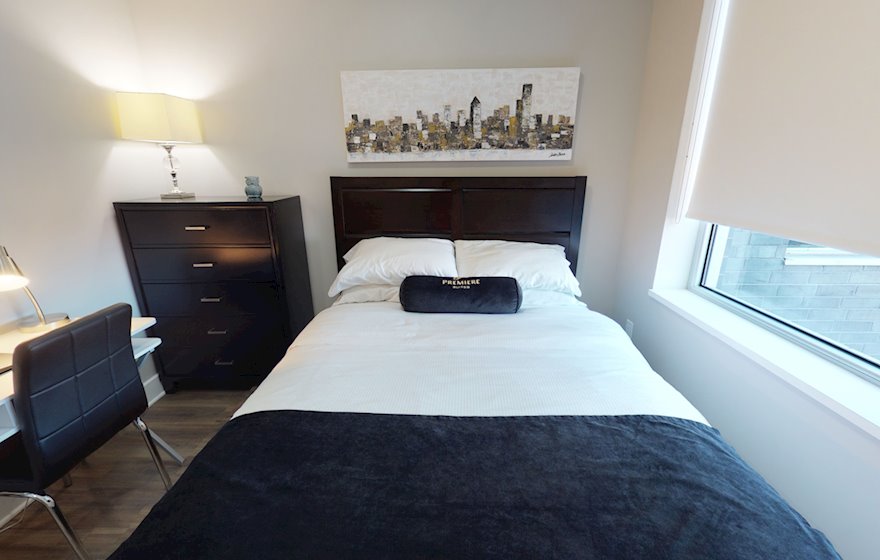 822 Second Bedroom Queen Mattress Fully Furnished Apartment Suite Ottawa