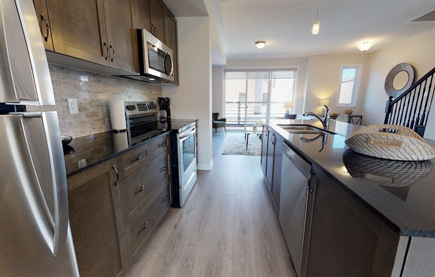 Kitchen Fully Equipped Five Appliances Stainless Steel Ottawa