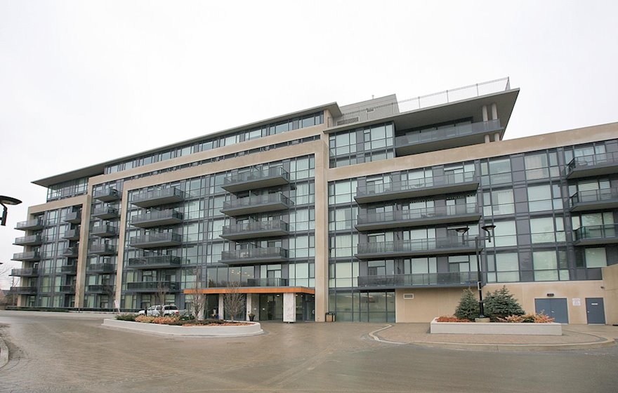 Exterior Fully Furnished Apartment Suite Woodbridge Vaughan