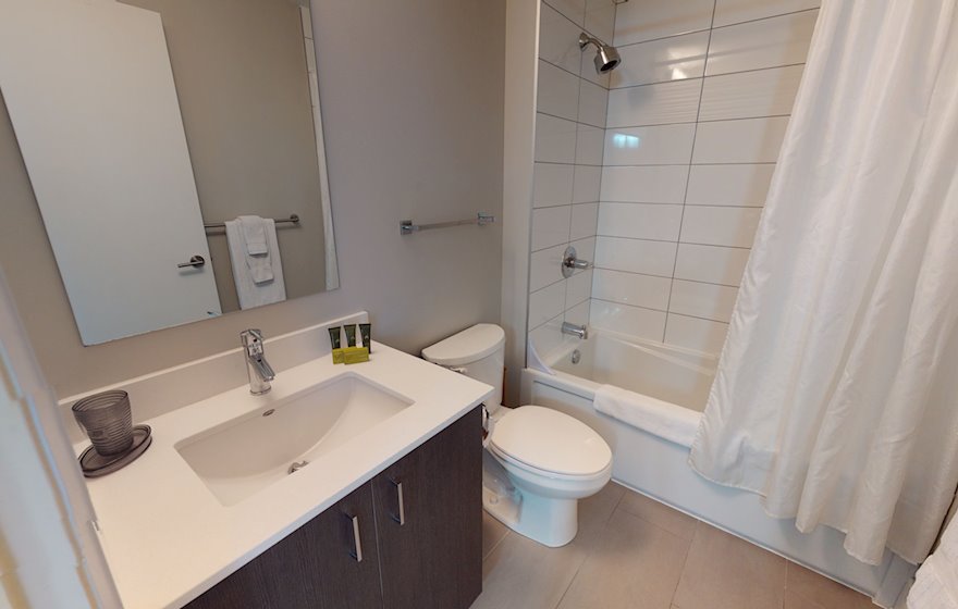 822 Second Bathroom 3 Piece Fully Furnished Apartment Suite Ottawa